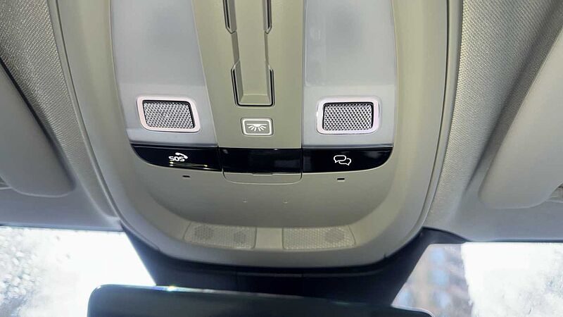 Volvo V60 Ultra, T8 AWD Plug-in hybrid, Electric/Petrol, Dark