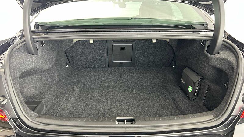 Volvo S60 Plus, B5 mild hybrid, Petrol, Dark