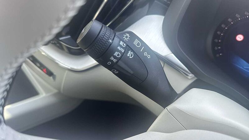 Volvo XC60 Ultra, T8 AWD Plug-in hybrid, Electric/Petrol, Dark
