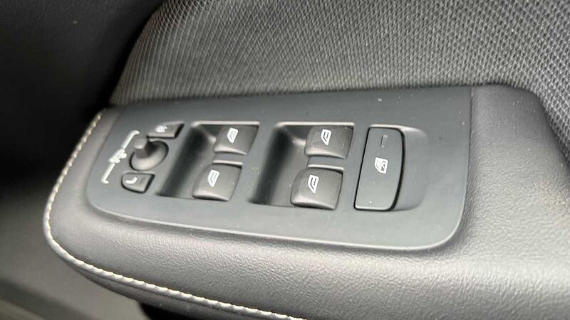 Volvo S60 2.0 T8 Recharge PHEV Polestar Engineered AWD Auto