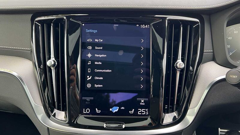 Volvo S60 2.0 T8 Recharge PHEV Polestar Engineered AWD Auto