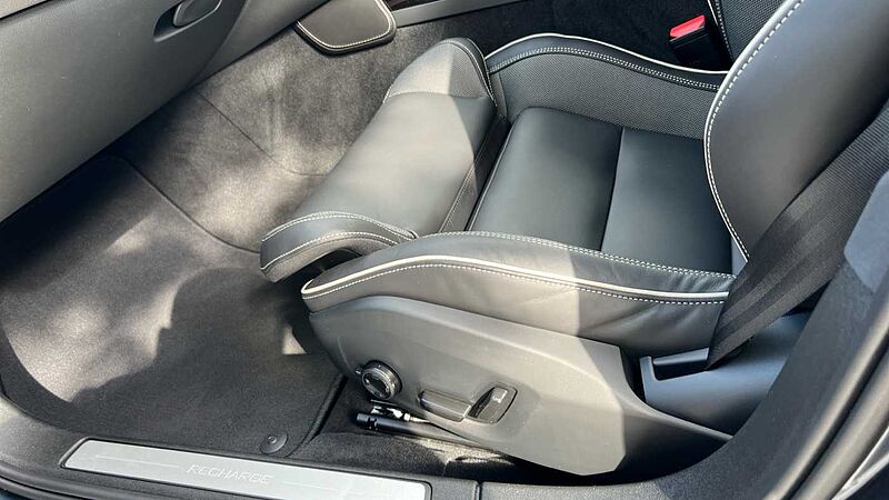 Volvo S60 2.0 T8 [455] RC PHEV Ultimate Dark 4dr AWD Auto