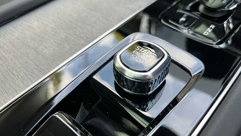 Volvo XC90 2.0 T8 Phev Ultra Dark 5Dr AWD Geartronic Estate