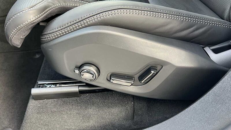 Volvo XC90 2.0 T8 Phev Ultra Dark 5Dr AWD Geartronic Estate