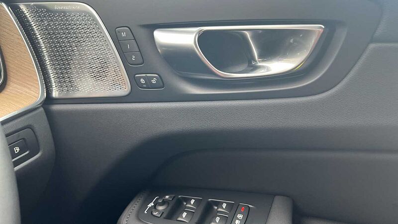 Volvo XC60 2.0 T8 [455] Phev Ultra Dark 5Dr AWD Geartronic Estate