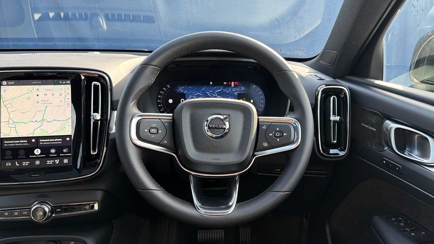 Volvo XC40 B4 (197BHP) Ultra Black Edition Mild Hybrid - (360 Camera)