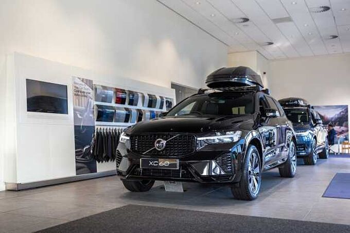 Volvo XC40 B4 (197BHP) Ultra Dark Mild Hybrid - (360 Parking Camera)