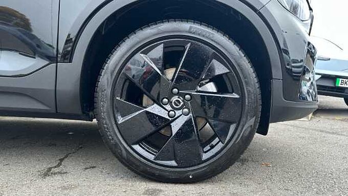 Volvo XC40 B4 (194BHP) Black Edition Ultra Mild Hybrid - (Harman & Kardon)