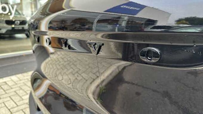 Volvo XC40 B4 (194BHP) Black Edition Ultra Mild Hybrid - (Harman & Kardon)