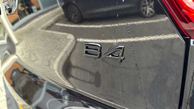 Volvo XC40 B4 (194BHP) Black Edition Ultra Mild Hybrid - (Harman & Kardon)