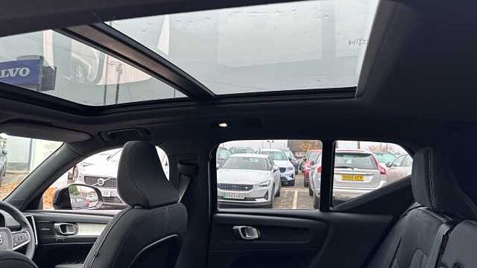 Volvo XC40 B4 (194BHP) Black Edition Ultra Mild Hybrid - (Harman & Kardon)