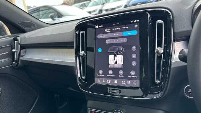 Volvo XC40 B4 (194BHP) Black Edition Ultra Mild Hybrid - (Harman & Kardon)