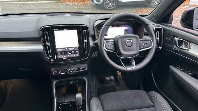 Volvo XC40 B4 (194BHP) Black Edition Ultra Mild Hybrid - (Harman & Kardon)