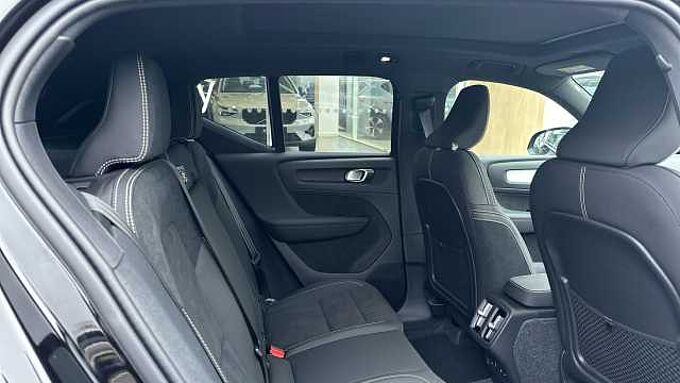 Volvo XC40 B4 (194BHP) Black Edition Ultra Mild Hybrid - (Harman & Kardon)