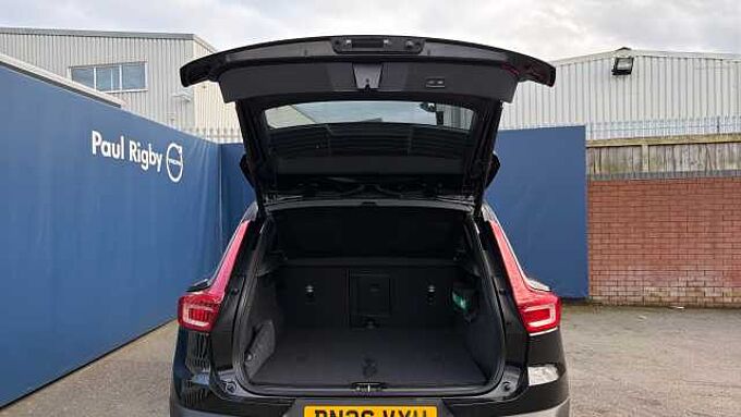 Volvo XC40 B4 (197BHP) Ultra Dark Mild Hybrid - (360 View Camera)