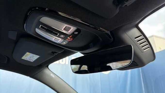 Volvo XC40 B4 (197BHP) Ultra Dark Mild Hybrid - (360 View Camera)