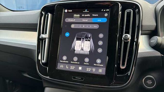 Volvo XC40 B4 (197BHP) Ultra Dark Mild Hybrid - (360 View Camera)