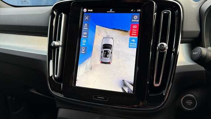 Volvo XC40 B4 (197BHP) Ultra Dark Mild Hybrid - (360 View Camera)