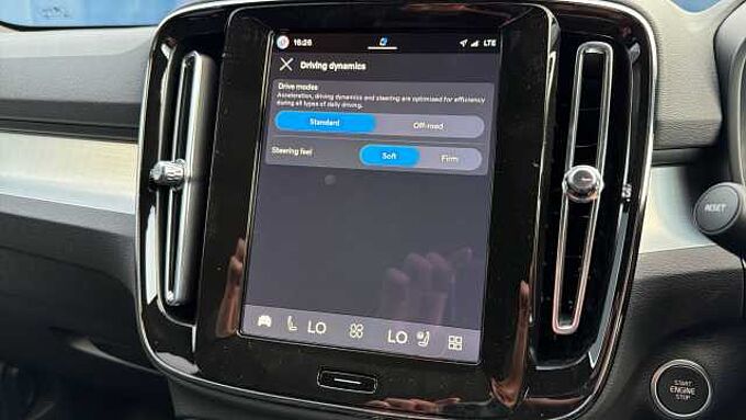 Volvo XC40 B4 (197BHP) Ultra Dark Mild Hybrid - (360 View Camera)