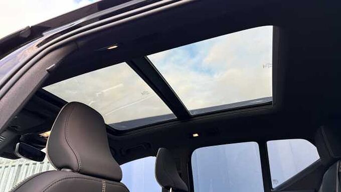 Volvo XC40 B4 (197BHP) Ultra Dark Mild Hybrid - (360 View Camera)