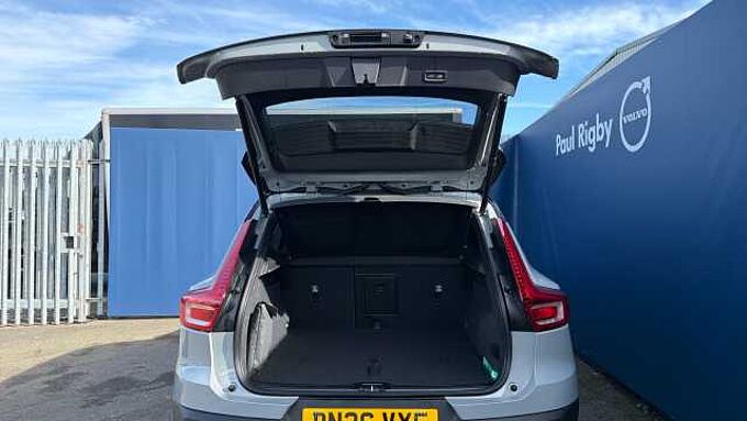 Volvo XC40 B4 (197BHP) Ultra Black Edition Mild Hybrid - (360 Camera)