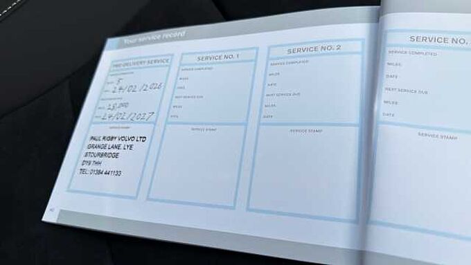 Volvo XC40 B4 (197BHP) Ultra Black Edition Mild Hybrid - (360 Camera)