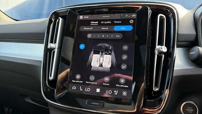 Volvo XC40 B4 (197BHP) Ultra Black Edition Mild Hybrid - (360 Camera)