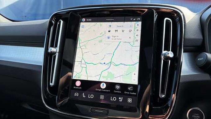 Volvo XC40 B4 (197BHP) Ultra Black Edition Mild Hybrid - (360 Camera)