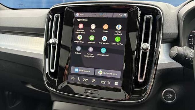 Volvo XC40 B4 (197BHP) Ultra Dark Mild Hybrid - (360 Parking Camera)