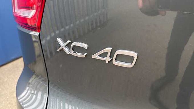 Volvo XC40 B4 (197BHP) Ultra Dark Mild Hybrid - (360 Parking Camera)