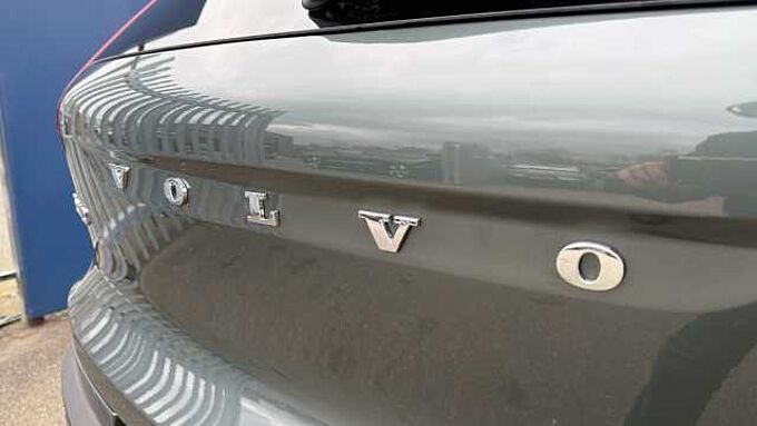 Volvo XC40 B4 (197BHP) Ultra Dark Mild Hybrid - (360 Parking Camera)