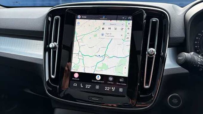 Volvo XC40 B4 (197BHP) Ultra Dark Mild Hybrid - (360 Parking Camera)