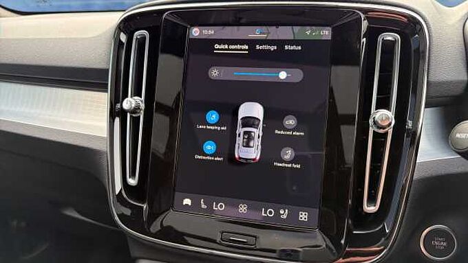 Volvo XC40 B4 (197BHP) Ultra Dark Mild Hybrid - (360 Parking Camera)