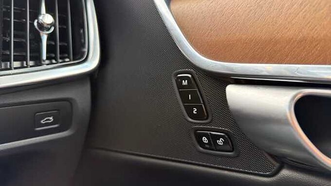Volvo S90 D5 (232BHP) AWD Inscription Plus - (Panoramic Sunroof)