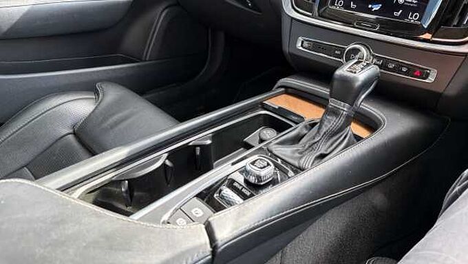 Volvo S90 D5 (232BHP) AWD Inscription Plus - (Panoramic Sunroof)