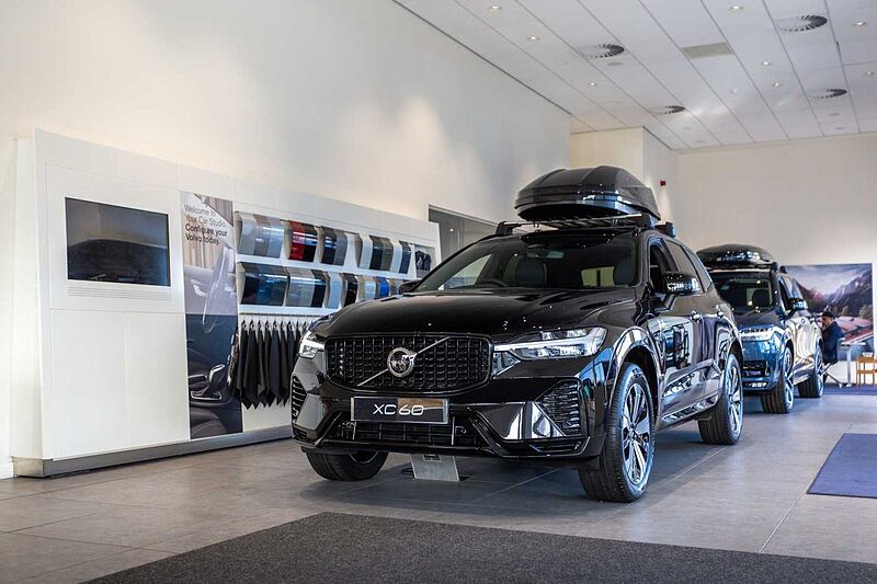 Volvo XC40 B4 (197BHP) Ultra Dark Mild Hybrid - (360 Parking Camera)