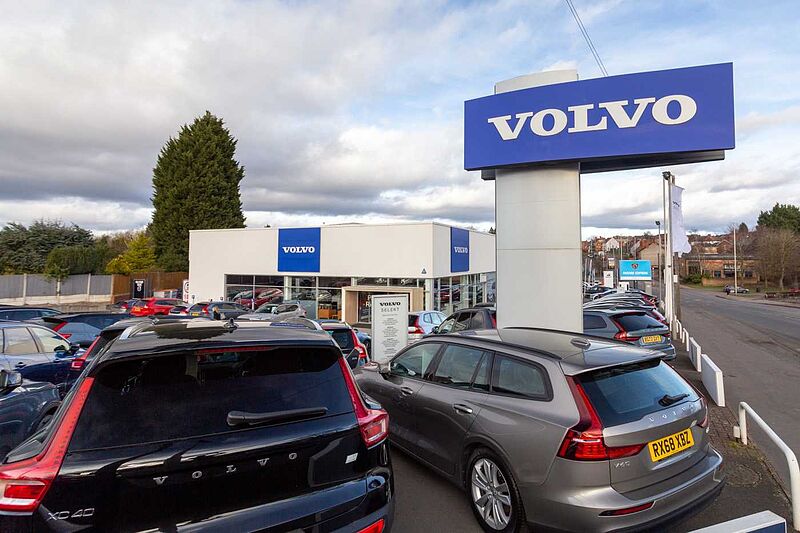 Volvo V40 T3 (150BHP) R-Design Pro Manual - (Fixed Panoramic Roof)