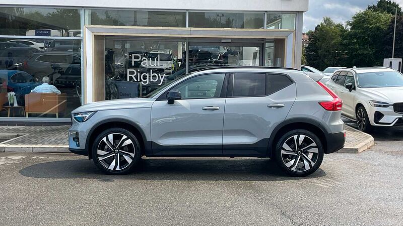 Volvo XC40 B4 (194 BHP) Ultra Mild hybrid Petrol Dark - (Panoramic Sunroof)