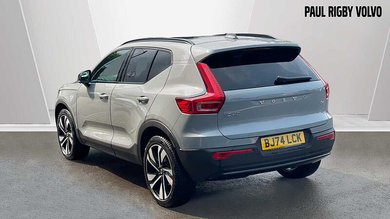 Volvo XC40 B4 (194 BHP) Ultra Mild hybrid Petrol Dark - (Panoramic Sunroof)