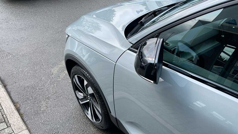 Volvo XC40 B4 (194 BHP) Ultra Mild hybrid Petrol Dark - (Panoramic Sunroof)