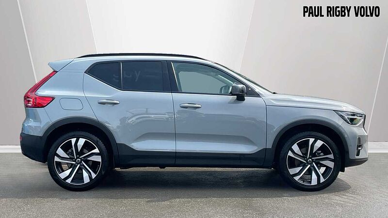 Volvo XC40 B4 (194 BHP) Ultra Mild hybrid Petrol Dark - (Panoramic Sunroof)