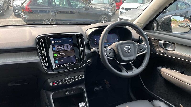 Volvo XC40 B4 (194 BHP) Ultra Mild hybrid Petrol Dark - (Panoramic Sunroof)