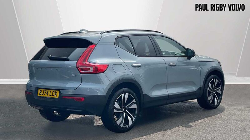 Volvo XC40 B4 (194 BHP) Ultra Mild hybrid Petrol Dark - (Panoramic Sunroof)