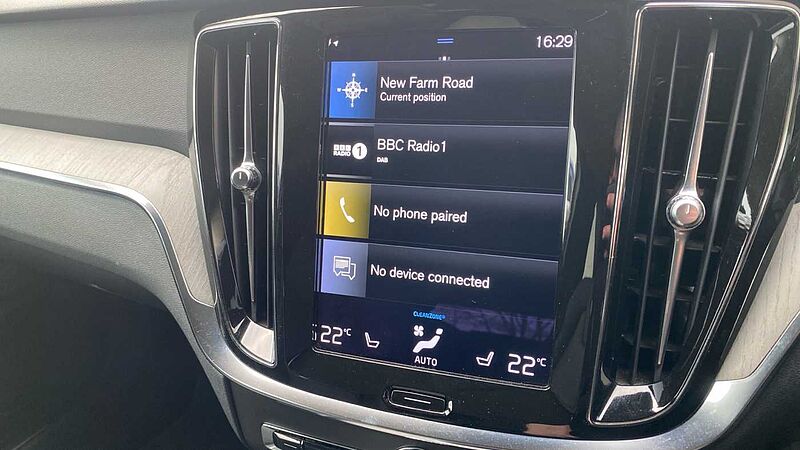 Volvo V60 Cross Country B5 AWD (247BHP) Cross Country Mild Hybrid - (Apple CarPlay)