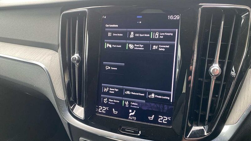 Volvo V60 Cross Country B5 AWD (247BHP) Cross Country Mild Hybrid - (Apple CarPlay)