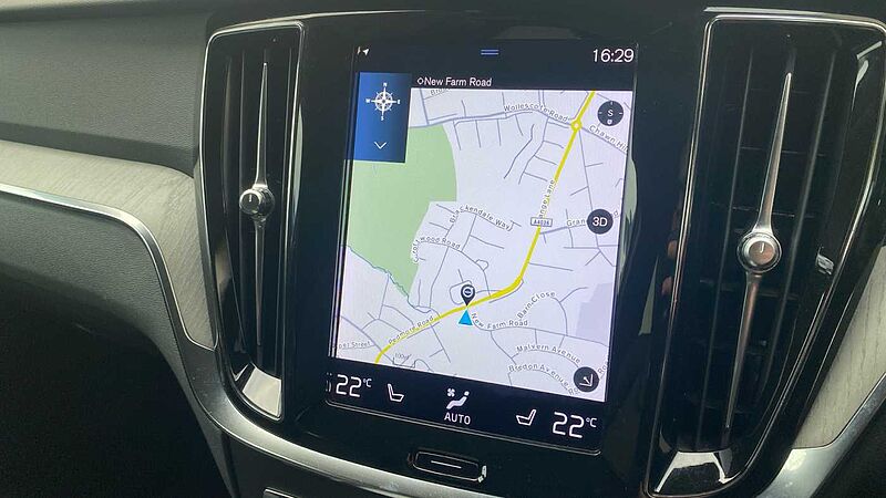 Volvo V60 Cross Country B5 AWD (247BHP) Cross Country Mild Hybrid - (Apple CarPlay)