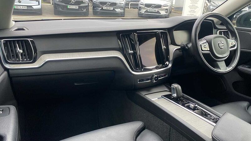 Volvo V60 Cross Country B5 AWD (247BHP) Cross Country Mild Hybrid - (Apple CarPlay)