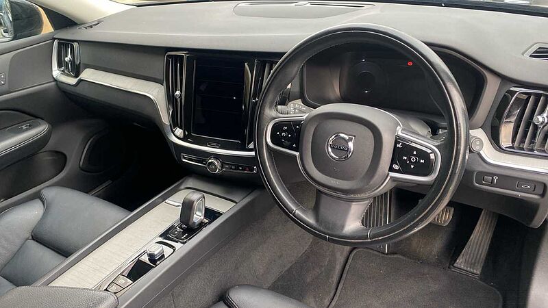 Volvo V60 Cross Country B5 AWD (247BHP) Cross Country Mild Hybrid - (Apple CarPlay)