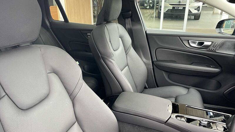 Volvo V60 T8 (449BHP) Ultra Dark AWD Plug-in Hybrid - (360 Parking Camera)