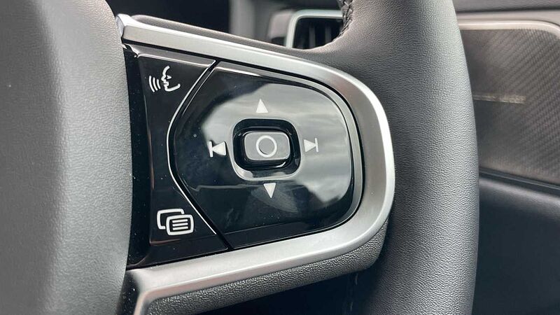 Volvo V60 T8 (449BHP) Ultra Dark AWD Plug-in Hybrid - (360 Parking Camera)
